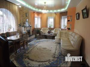 Коттедж 240м², 2-этажный, участок 7 сот.  