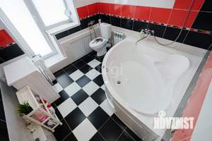 Дом 146м², 3-этажный, участок 13 сот.  