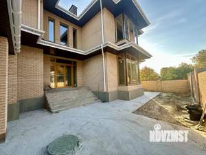Дом 550м², 2-этажный, участок 10 сот.  