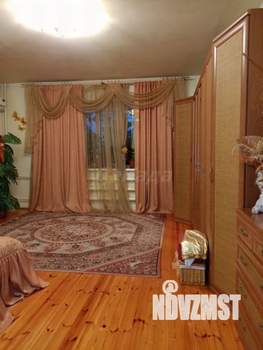 Дом 532м&sup2;, 3-этажный, участок 15 сот.  