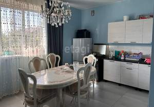 Дом 178м&sup2;, 3-этажный, участок 10 сот.  