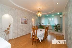 Дом 324м², 3-этажный, участок 10 сот.  