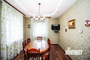 Дом 220м², 3-этажный, участок 7 сот.  