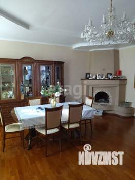 Дом 392м², 3-этажный, участок 10 сот.  