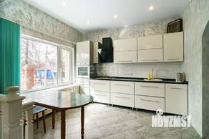 Дом 160м&sup2;, 2-этажный, участок 11 сот.  