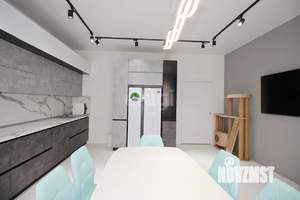 Дом 184м², 2-этажный, участок 6 сот.  
