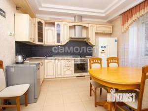 Коттедж 349м², 3-этажный, участок 6 сот.  