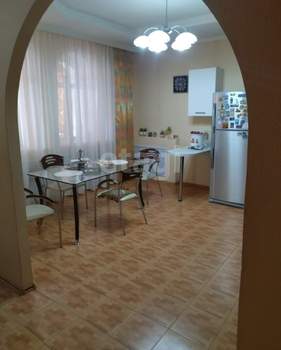Дом 392м², 3-этажный, участок 10 сот.  