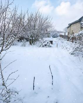 Дом 16м&sup2;, 2-этажный, участок 4 сот.  