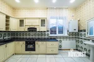 Дом 199м², 2-этажный, участок 4 сот.  