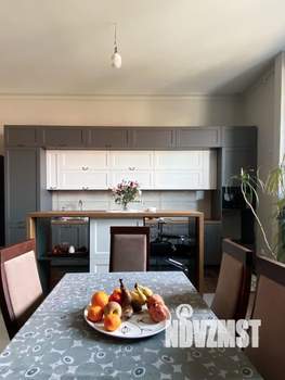 Коттедж 330м&sup2;, 1-этажный, участок 10 сот.  