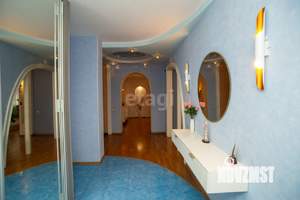 Дом 324м², 3-этажный, участок 10 сот.  
