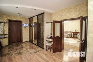 Дом 267м&sup2;, 2-этажный, участок 70 сот.  