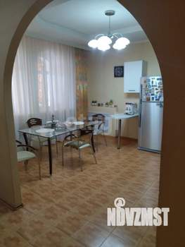 Дом 392м², 3-этажный, участок 10 сот.  