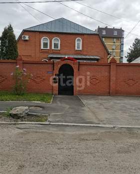 Дом 392м², 3-этажный, участок 10 сот.  