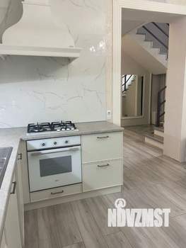 Коттедж 190м&sup2;, 2-этажный, участок 3 сот.  