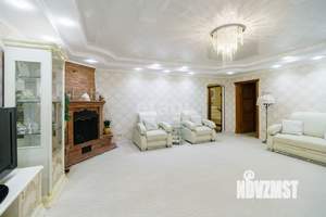 Дом 218м&sup2;, 2-этажный, участок 9 сот.  