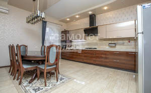 Дом 244м&sup2;, 1-этажный, участок 8 сот.  