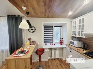 Студия квартира, посуточно, 53м2, 2/5 этаж