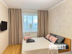 1-к квартира, посуточно, 38м2, 4/10 этаж