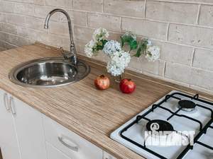 Студия квартира, посуточно, 40м2, 1/3 этаж