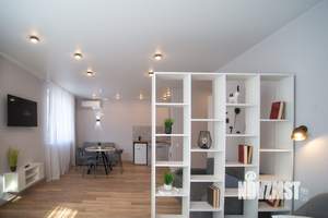 Студия квартира, посуточно, 45м2, 1/19 этаж