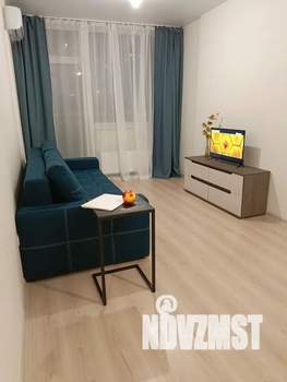 Студия квартира, посуточно, 38м2, 8/24 этаж