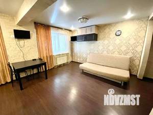 Студия квартира, посуточно, 35м2, 1/5 этаж
