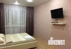 1-к квартира, посуточно, 38м2, 4/10 этаж