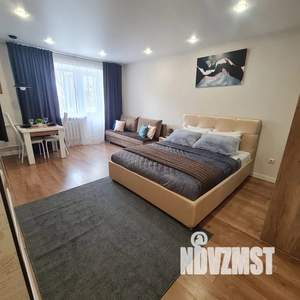 Студия квартира, посуточно, 35м2, 4/5 этаж