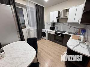 1-к квартира, посуточно, 38м2, 23/24 этаж