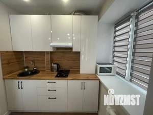 Студия квартира, посуточно, 35м2, 4/5 этаж