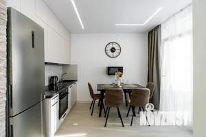 Студия квартира, посуточно, 40м2, 17/24 этаж