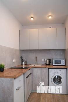 Студия квартира, посуточно, 45м2, 1/19 этаж