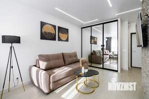 Студия квартира, посуточно, 40м2, 17/24 этаж