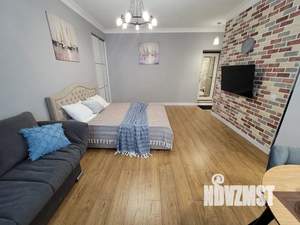 Студия квартира, посуточно, 33м2, 1/4 этаж