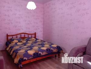 Студия квартира, посуточно, 40м2, 2/9 этаж