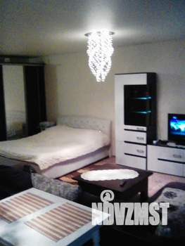 1-к квартира, посуточно, 42м2, 1/9 этаж