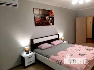 1-к квартира, посуточно, 41м2, 8/24 этаж