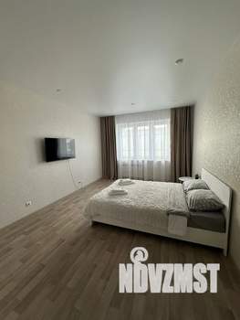 1-к квартира, посуточно, 39м2, 4/10 этаж