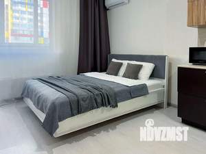 1-к квартира, посуточно, 35м2, 8/24 этаж