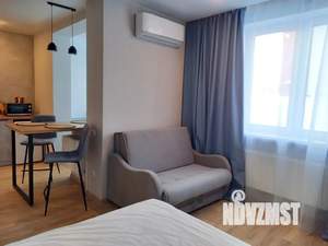 Студия квартира, посуточно, 35м2, 1/18 этаж