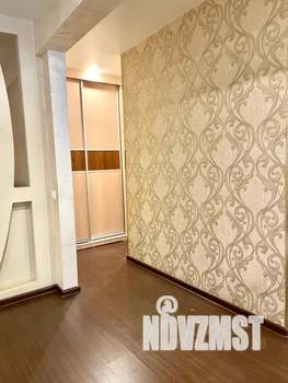 Студия квартира, посуточно, 35м2, 1/5 этаж