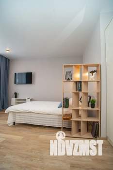 Студия квартира, посуточно, 35м2, 1/18 этаж