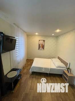 Студия квартира, посуточно, 28м2, 1/9 этаж