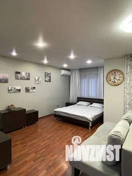 Студия квартира, посуточно, 42м2, 1/14 этаж