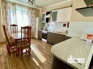 3-к квартира, посуточно, 65м2, 1/1 этаж