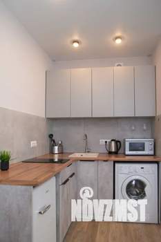 Студия квартира, посуточно, 40м2, 1/19 этаж