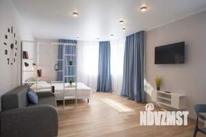 Студия квартира, посуточно, 40м2, 1/19 этаж