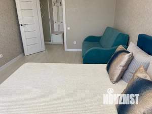 1-к квартира, посуточно, 35м2, 6/9 этаж